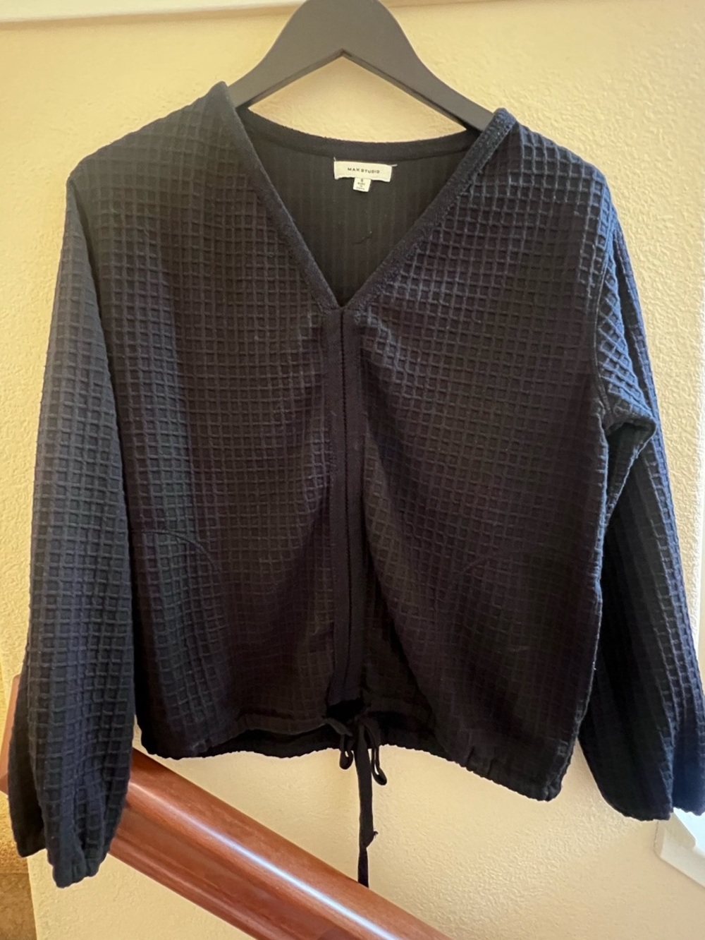 Minimalist Max Studio Black Textured/Waffle Knit V-Neck Drawstring Hem Sweater S